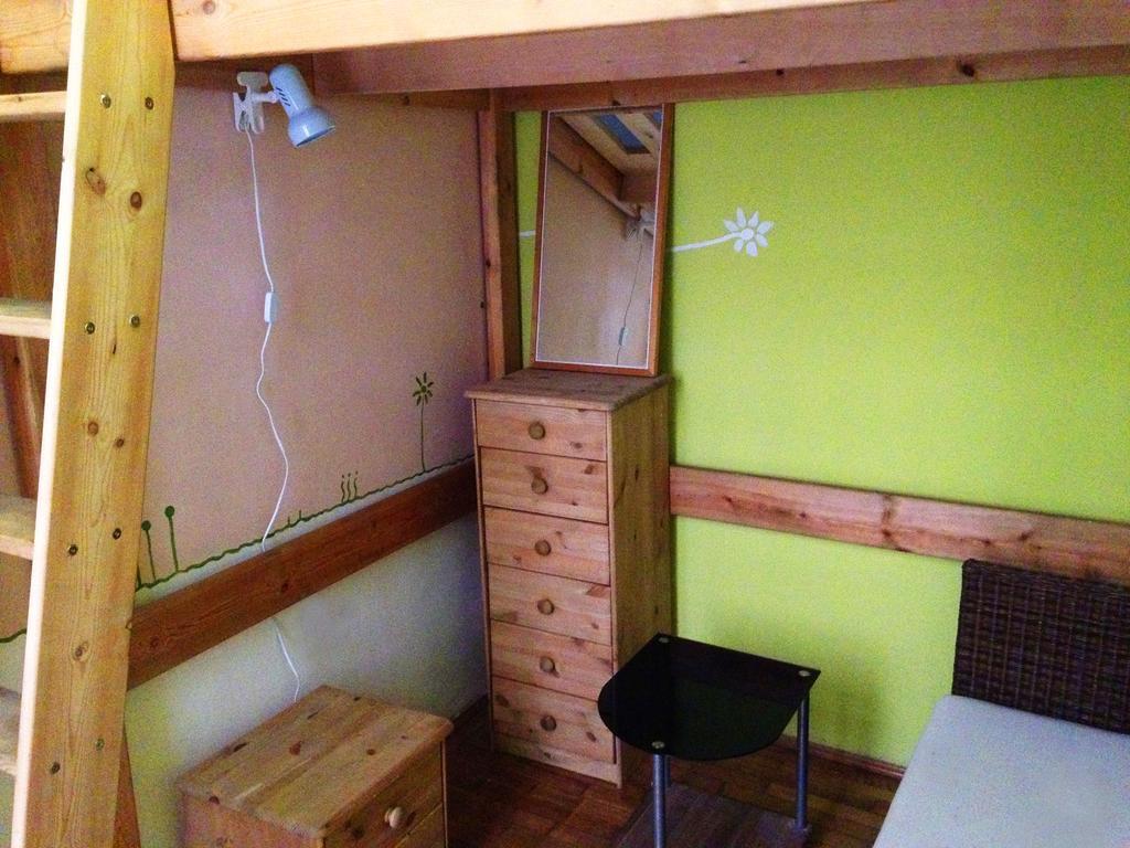 Yolo Hostel Budapest Room photo