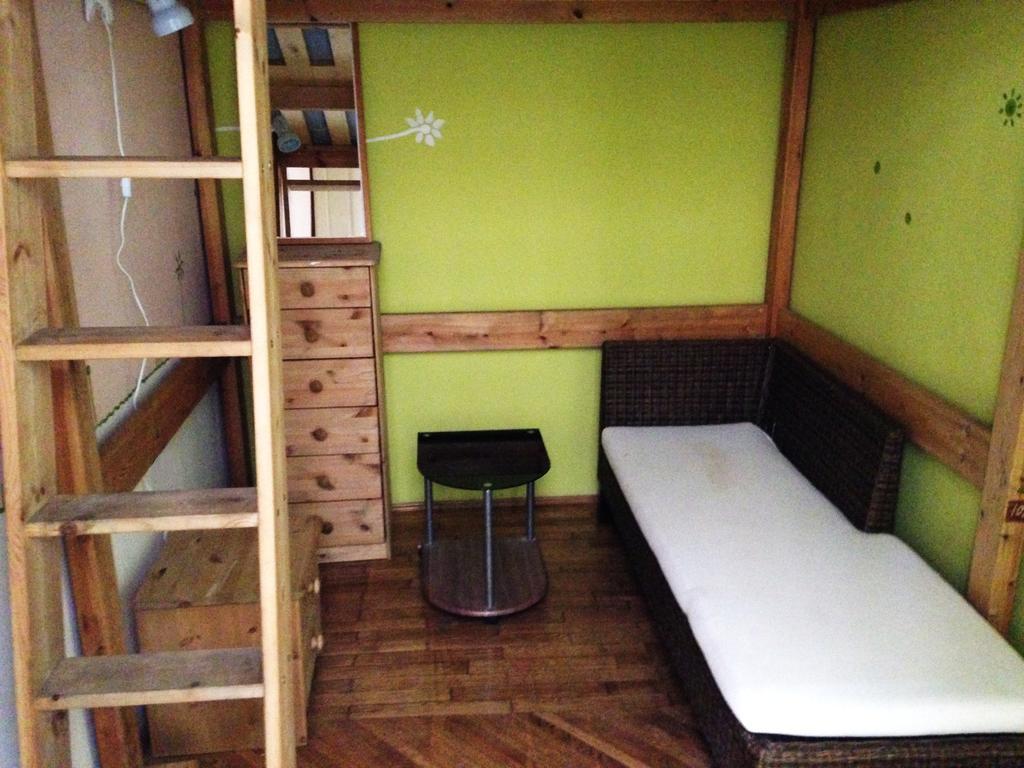 Yolo Hostel Budapest Room photo