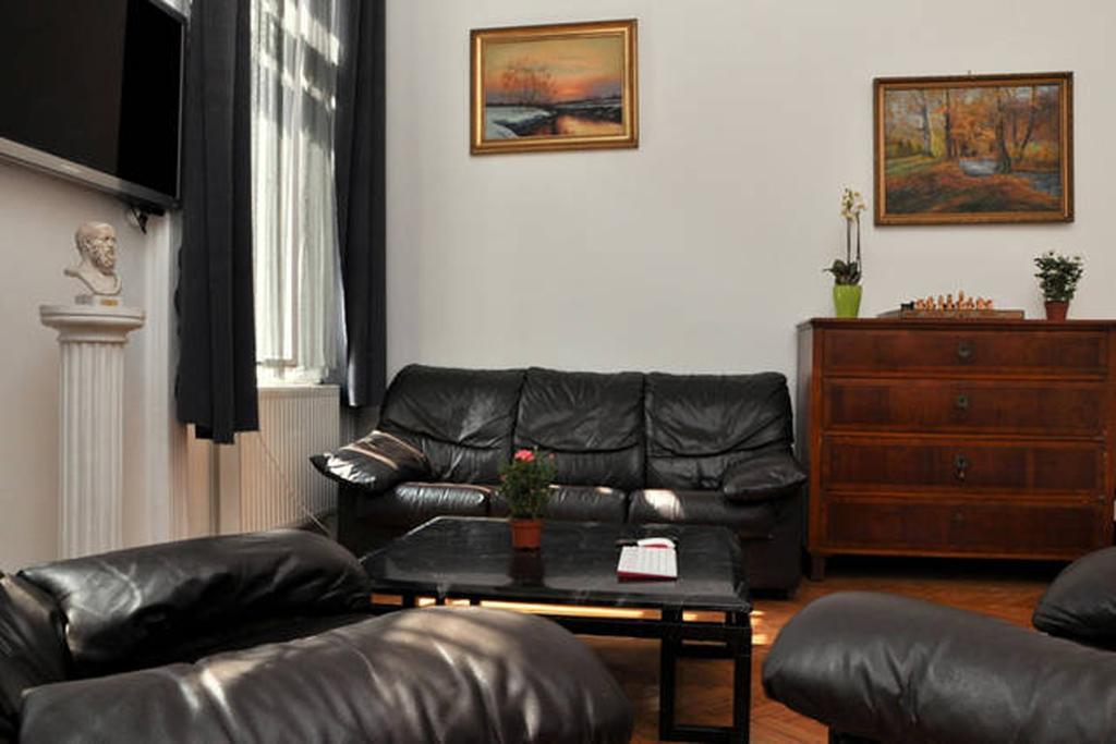 Yolo Hostel Budapest Room photo