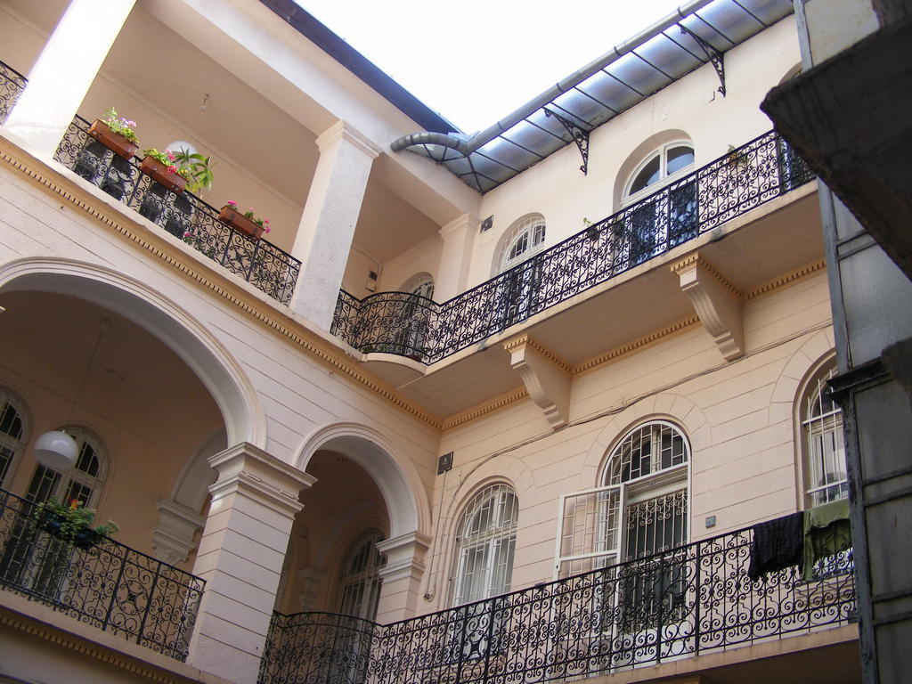 Yolo Hostel Budapest Exterior photo